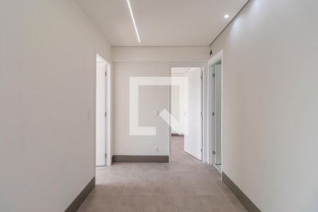 Corredor  de apartamento para alugar com 2 quartos, 60m² em Alphaville Empresarial, Barueri