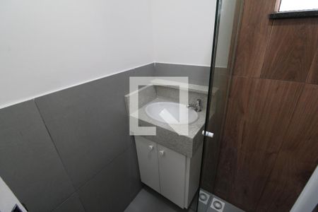 Banheiro de casa para alugar com 1 quarto, 29m² em Vila Guilherme, São Paulo