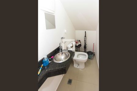 Lavabo de casa de condomínio para alugar com 2 quartos, 68m² em Vila Lúcia, São Paulo