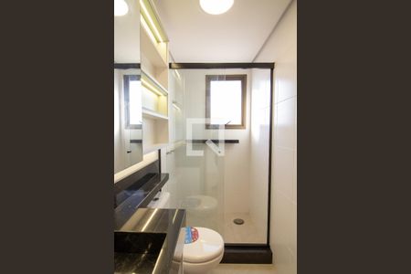 Banheiro da Suíte de apartamento à venda com 2 quartos, 75m² em Chácara das Pedras, Porto Alegre