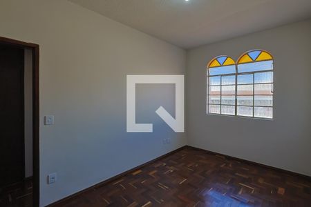 Quarto de apartamento para alugar com 2 quartos, 86m² em Sagrada Família, Belo Horizonte