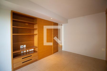Quarto de apartamento à venda com 1 quarto, 73m² em Lagoa, Rio de Janeiro