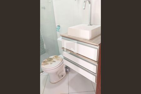 Banheiro de apartamento para alugar com 2 quartos, 76m² em Parque Erasmo Assunção, Santo André