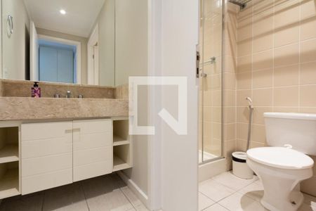 Banheiro de apartamento para alugar com 1 quarto, 70m² em Itaim Bibi, São Paulo