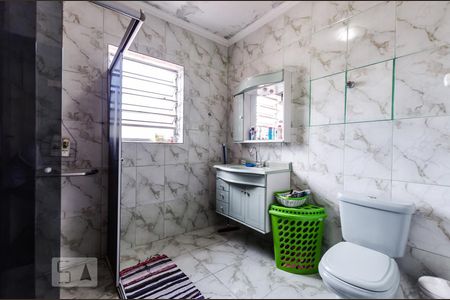 Banheiro de casa para alugar com 3 quartos, 160m² em Vila Yolanda, Osasco
