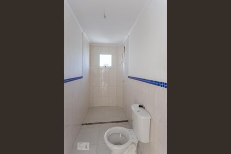 Banheiro de apartamento à venda com 1 quarto, 55m² em Vila Nova, Porto Alegre