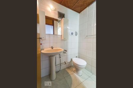 Banheiro de apartamento para alugar com 2 quartos, 56m² em Taquara, Rio de Janeiro