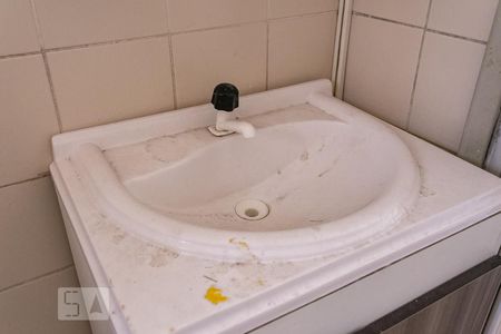 Banheiro - Torneira de apartamento para alugar com 2 quartos, 50m² em Partenon, Porto Alegre