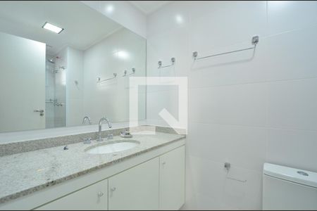 Banheiro de kitnet/studio para alugar com 1 quarto, 22m² em Vila Clementino, São Paulo