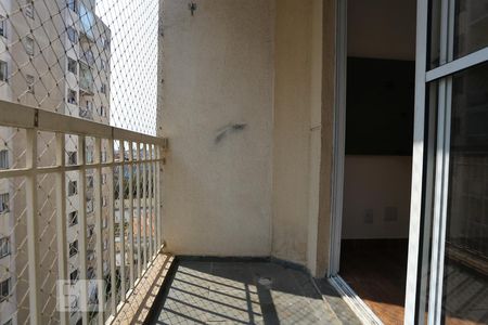 Sacada de apartamento para alugar com 2 quartos, 50m² em Metalúrgicos, Osasco