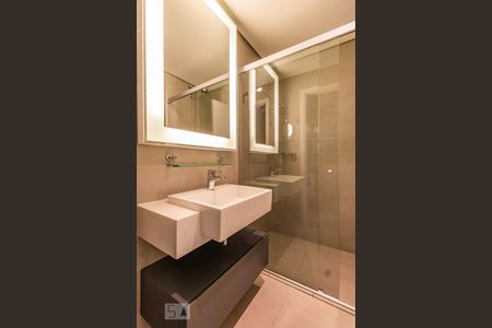 Banheiro de apartamento para alugar com 1 quarto, 29m² em Alphaville Centro Industrial E Empresarial, Barueri