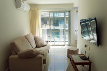 Sala de apartamento à venda com 2 quartos, 71m² em Barra da Tijuca, Rio de Janeiro