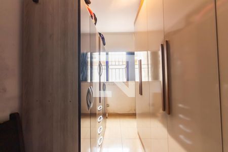 Closet de casa para alugar com 3 quartos, 125m² em São Pedro, Osasco