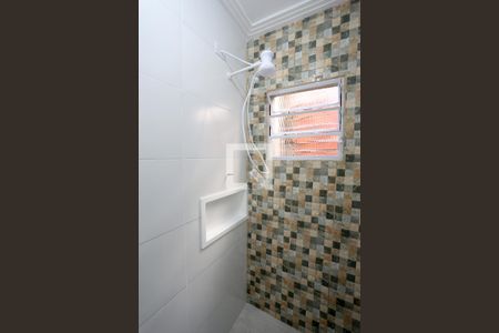 Banheiro de casa para alugar com 1 quarto, 32m² em Vila Nhocune, São Paulo