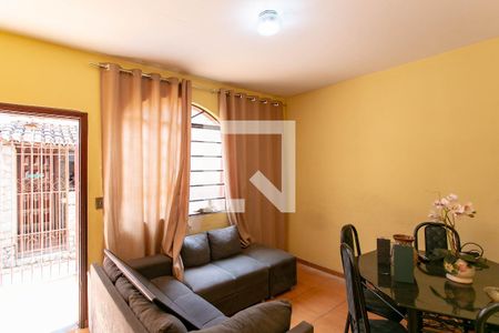 Sala de casa para alugar com 2 quartos, 70m² em Santa Branca, Belo Horizonte
