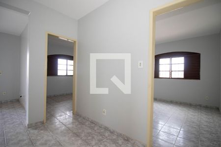 Sala de casa para alugar com 3 quartos, 140m² em  Recanto das Emas, Brasília