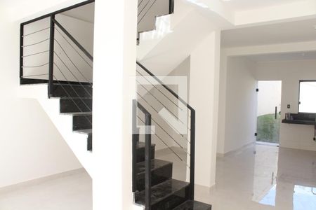 Sala/Cozinha de casa à venda com 3 quartos, 112m² em Goiânia, Belo Horizonte
