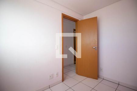 Quarto 2 de apartamento para alugar com 3 quartos, 63m² em Recanto das Emas, Brasília
