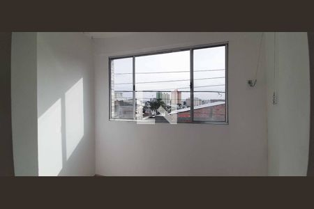 Vista de casa para alugar com 1 quarto, 60m² em Bussocaba, Osasco