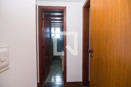 Corredor de apartamento à venda com 3 quartos, 170m² em Funcionários, Belo Horizonte
