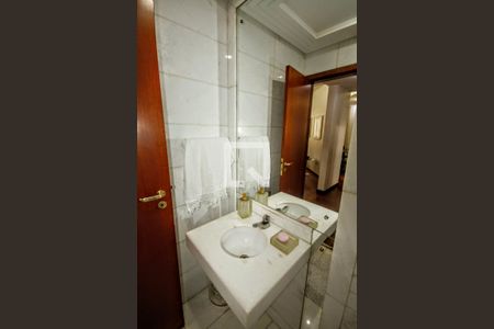 Lavabo de apartamento à venda com 4 quartos, 173m² em Funcionários, Belo Horizonte