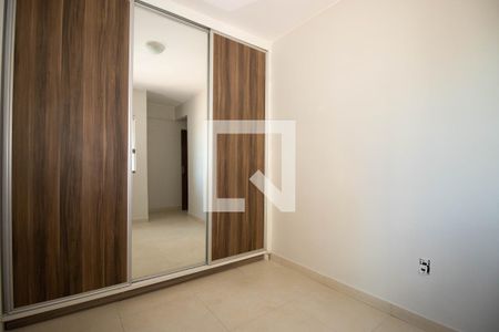Quarto 2 de apartamento para alugar com 2 quartos, 48m² em Setor Habitacional Vicente Pires, Brasília