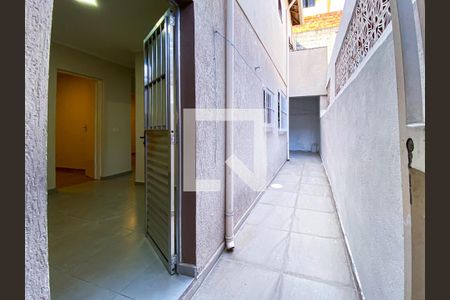 Corredor  de casa para alugar com 2 quartos, 60m² em Vila Tiradentes, São Paulo